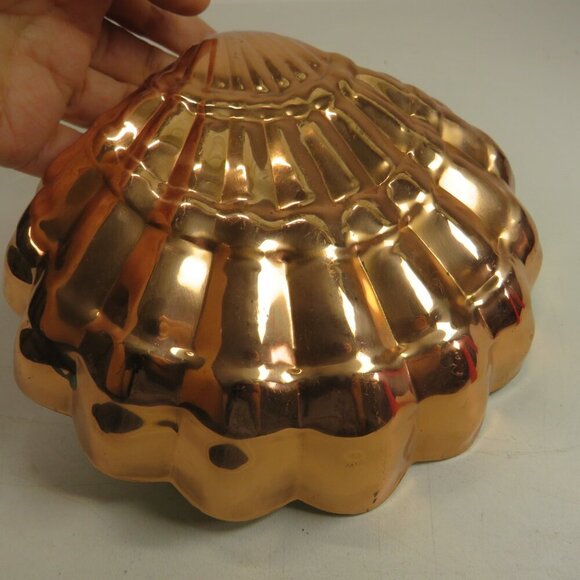 Copper Clam Shell Sea Shell 6.5x6.5" with hanging ring - Picture 5 of 7